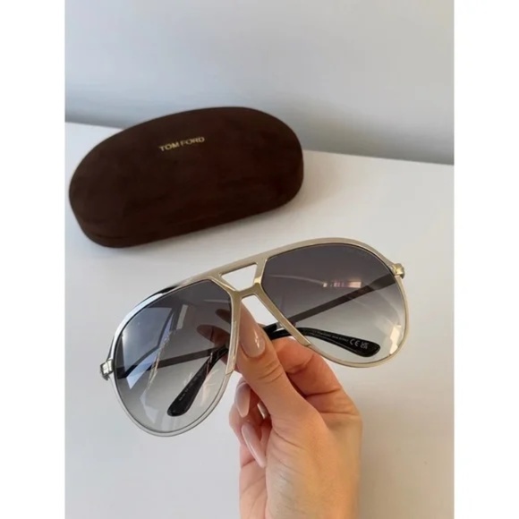 Tom Ford XAVIER FT 1060 Palladium/Grey Shaded 64/14/135 Unisex Sunglasses main image 9